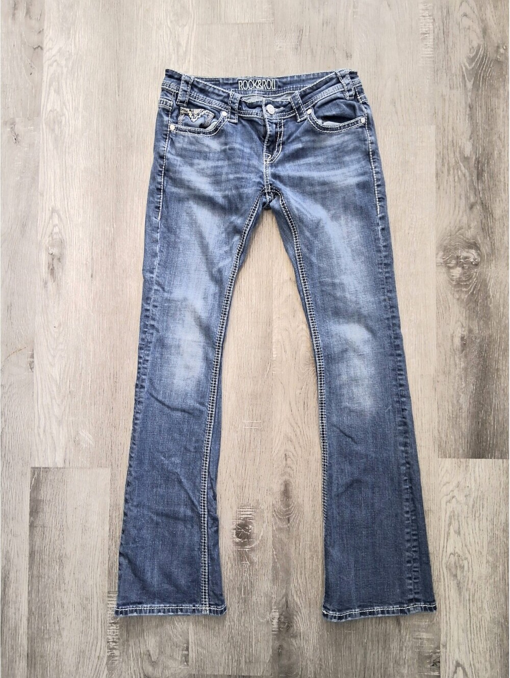 Rock and Roll Cowgirl Womans Size 10, 30x31 Low Rise Bootcut Western Denim Jeans